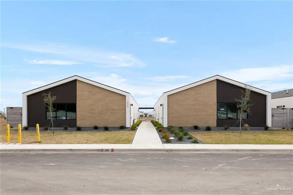 2609 Woodpecker 1, Weslaco