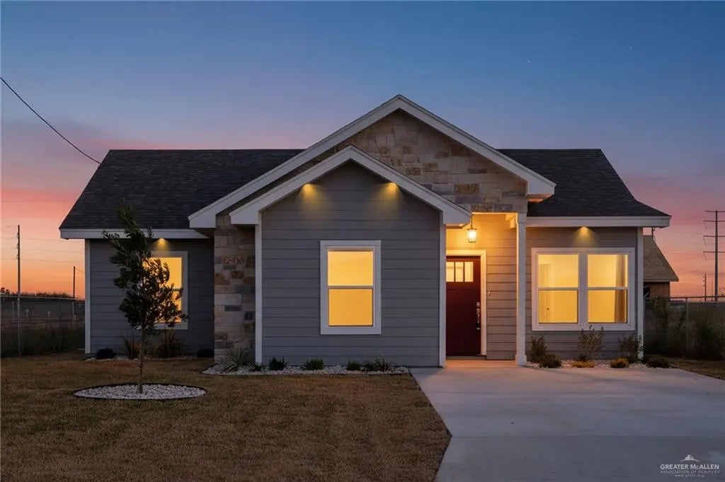 318 Merida Drive, Donna