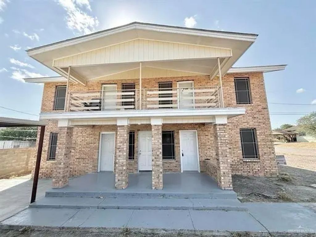 1109 Jackson Street, Zapata