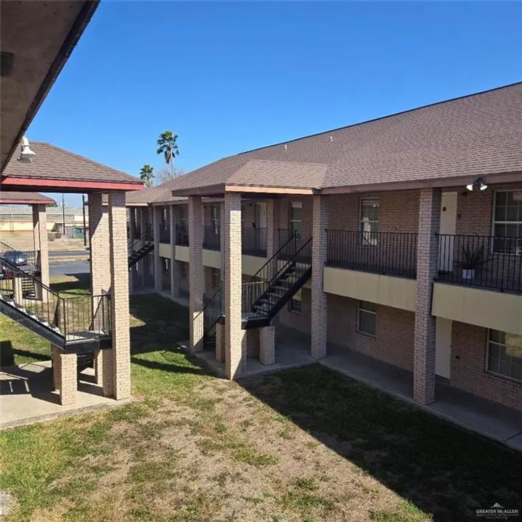 3011 Daffodil Avenue 23, McAllen