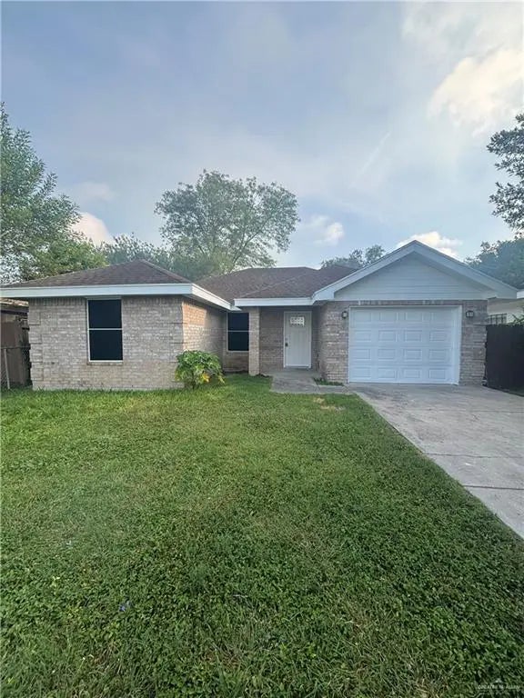 1022 W Madison Avenue W, Harlingen