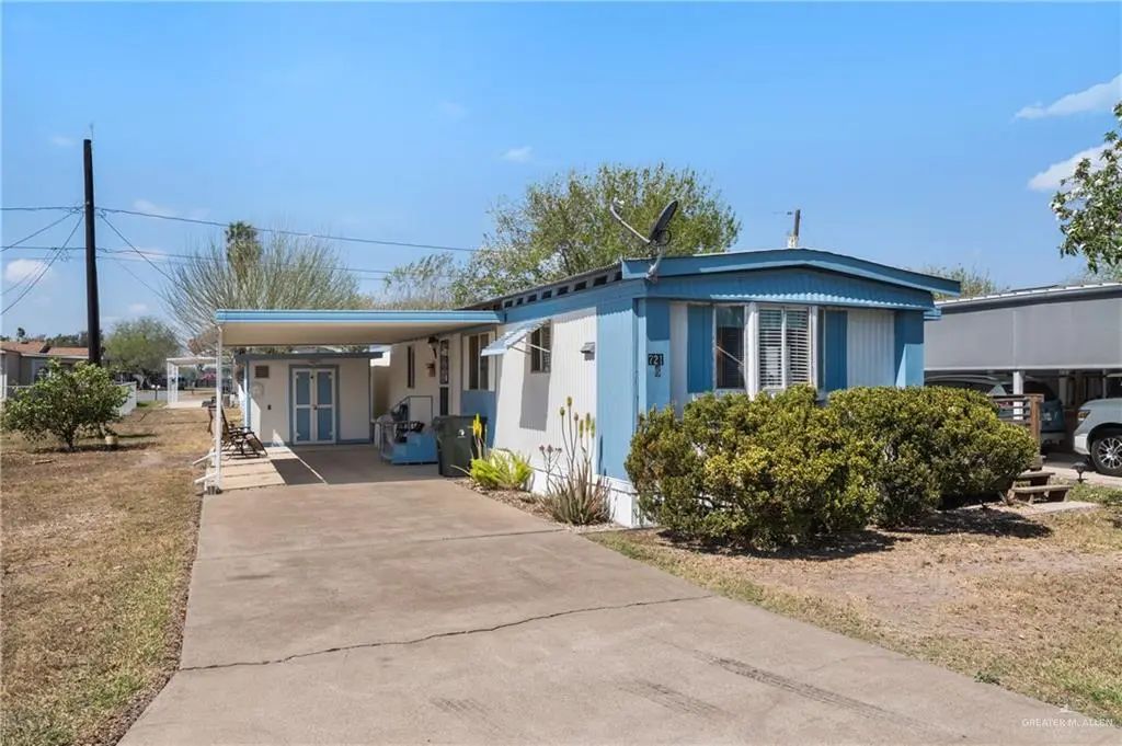 721 N Anaqua Street, La Feria