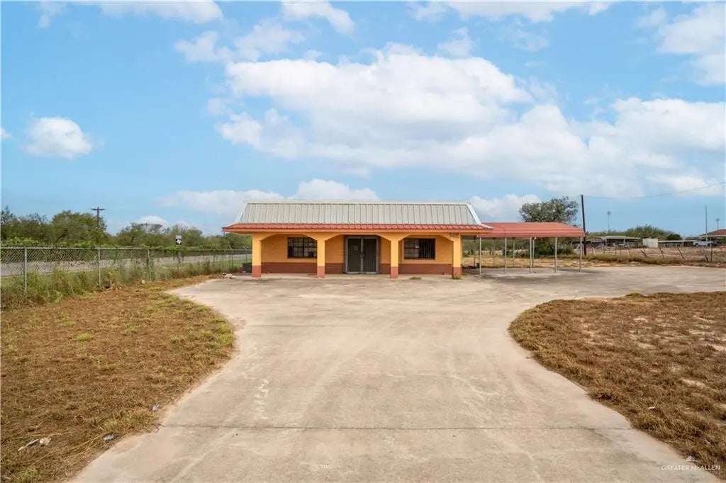 348 W Expressway 83, La Joya