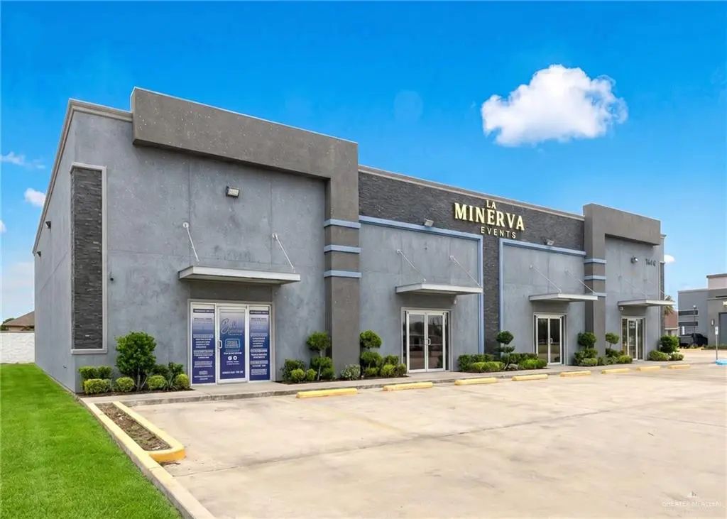 1416 W Mile 2 Road B & C, Mission