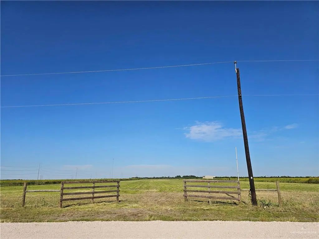 3370 Mile 1 1/2 E, Mercedes