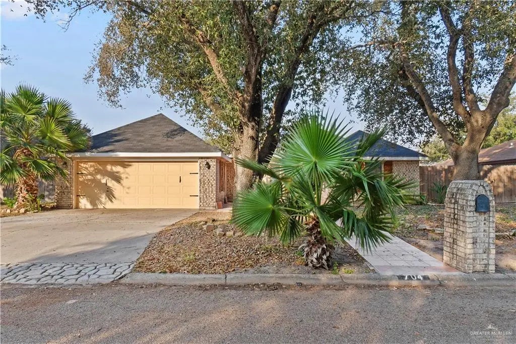 704 Tulipan Street, Palmview