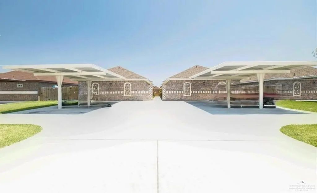 1008 W La Pointe Avenue W, Alton