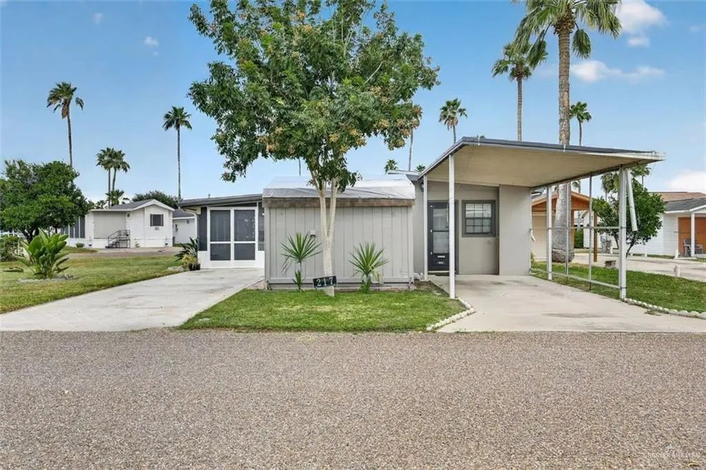 2217 Bobolink Circle W, Palmview