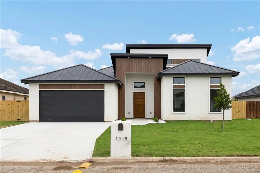 1518 Tierra Encantada, Weslaco