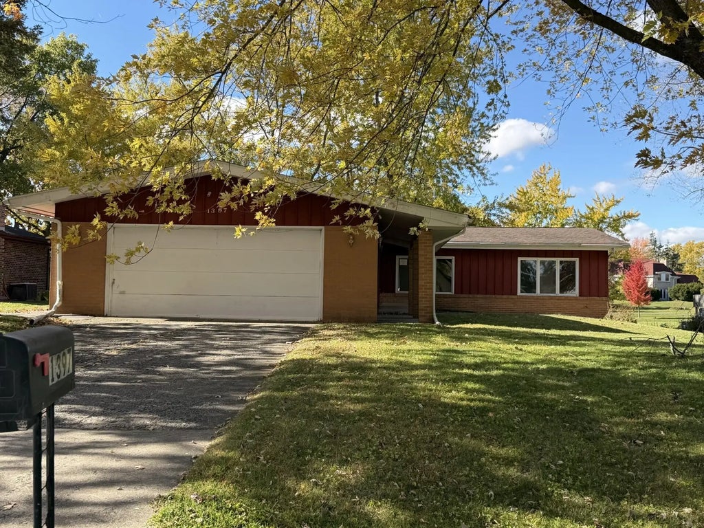 1397 Brandywine Road, Crown Point