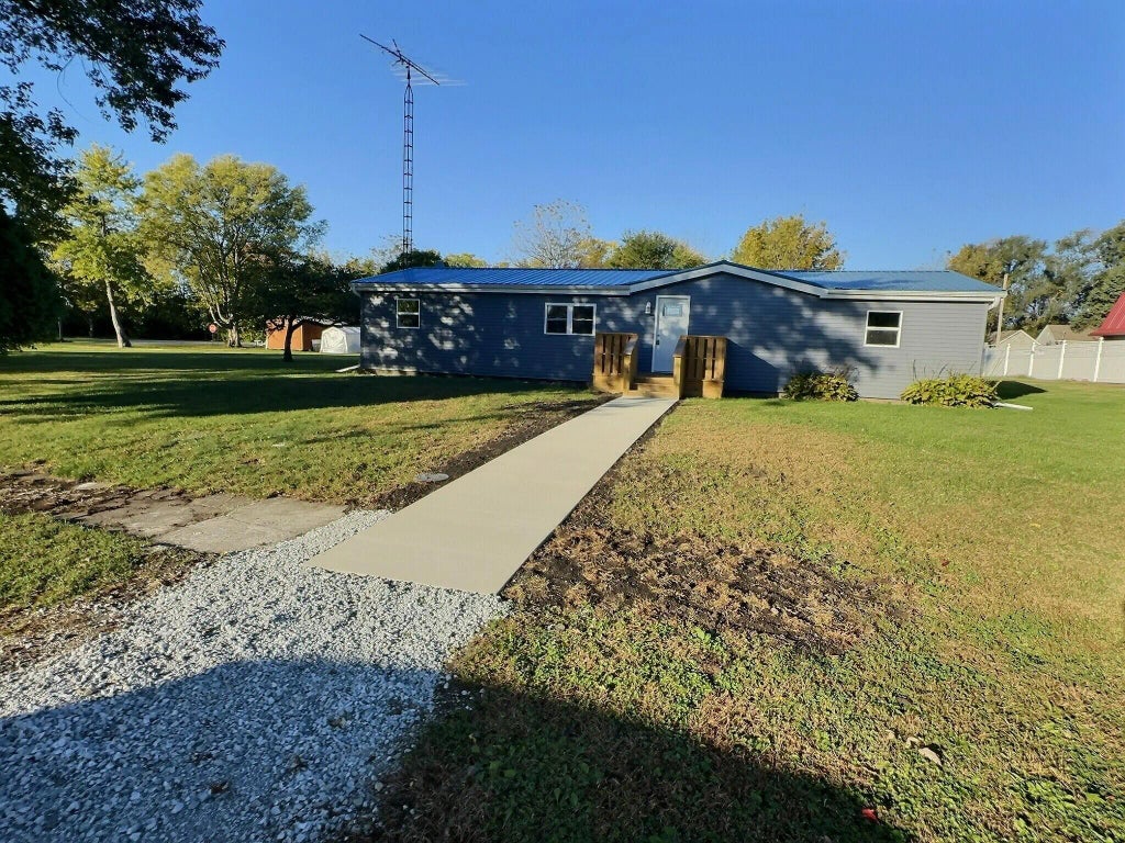 306 S Chestnut Street, Earl Park