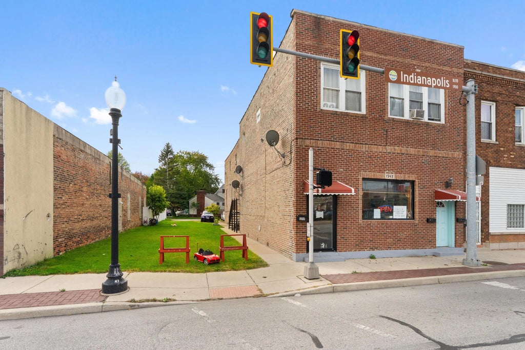 1948 Indianapolis Boulevard, Whiting