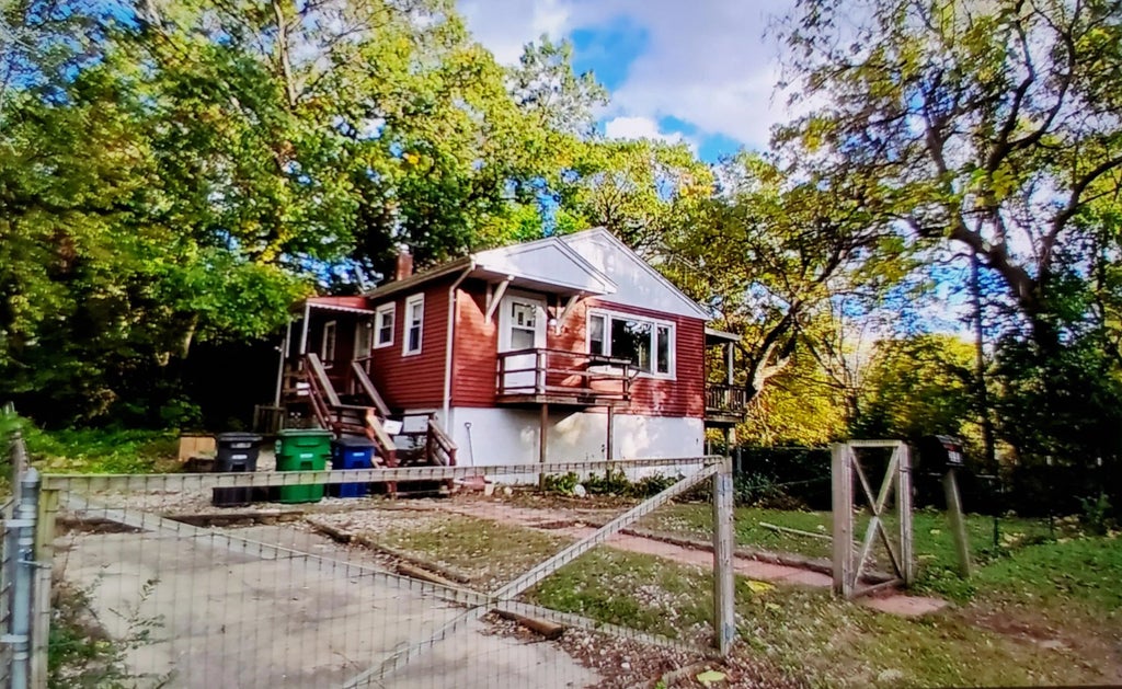 2853 Howard Street, Lake Station