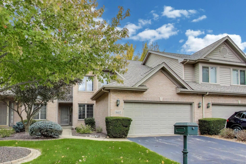 1617 Cherry Blossom Drive, Munster