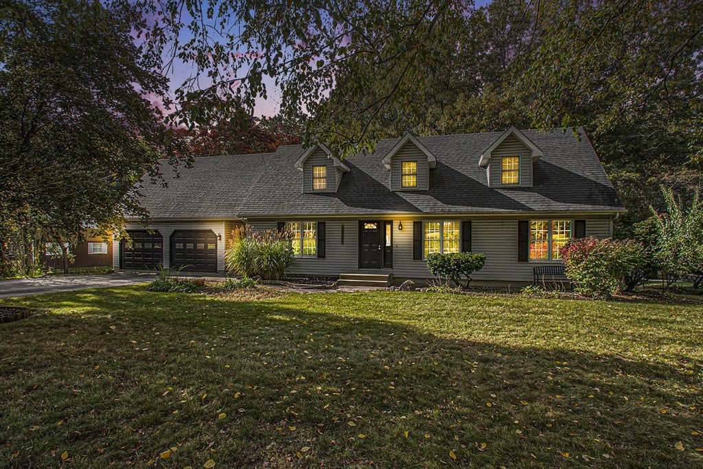 2944 N Strawberry Lane, La Porte