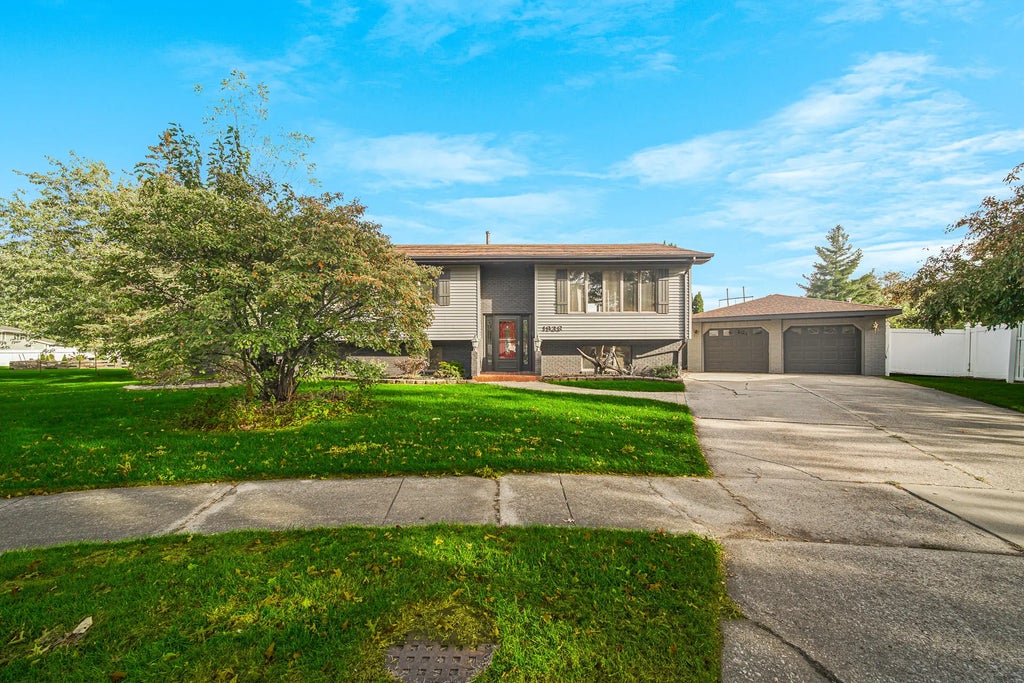 1938 Magnolia Lane, Munster