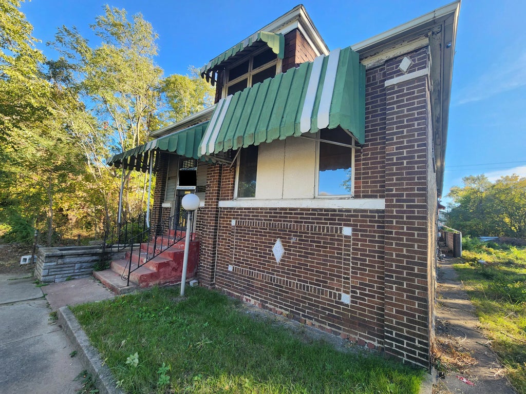 1953 Connecticut Street, Gary