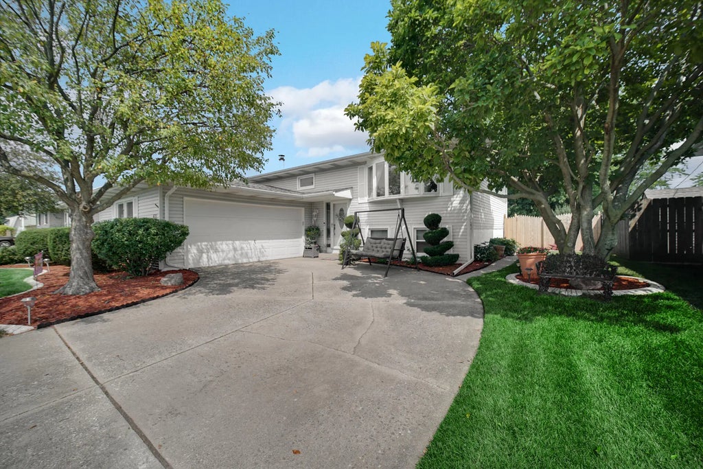 621 Pierce Avenue, Dyer