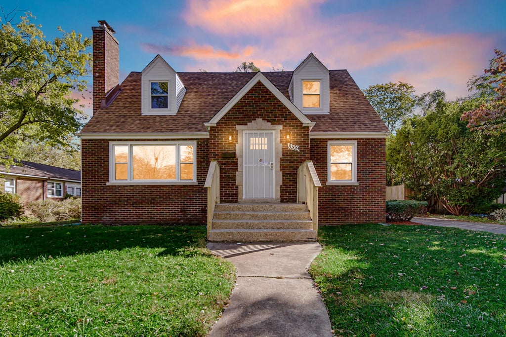 8309 Northcote Avenue, Munster