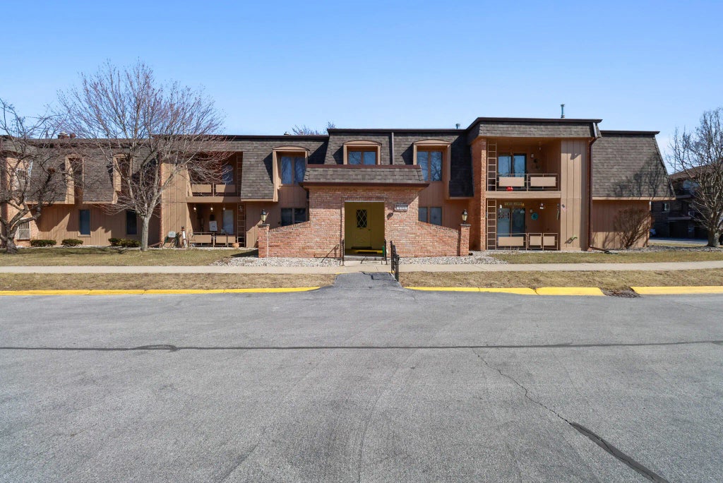 8825 Janeway Court 8, Munster