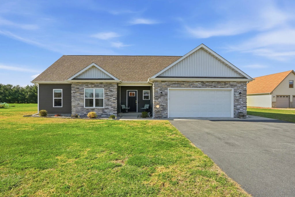 11822 Prairie Ridge Lane, Wheatfield