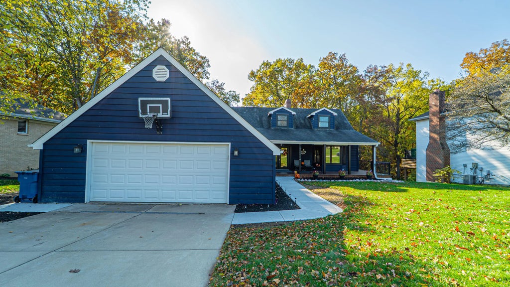 490 Ashford Lane, Valparaiso