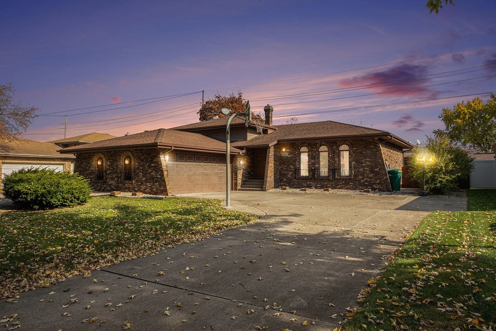 7905 Frederick Avenue, Munster