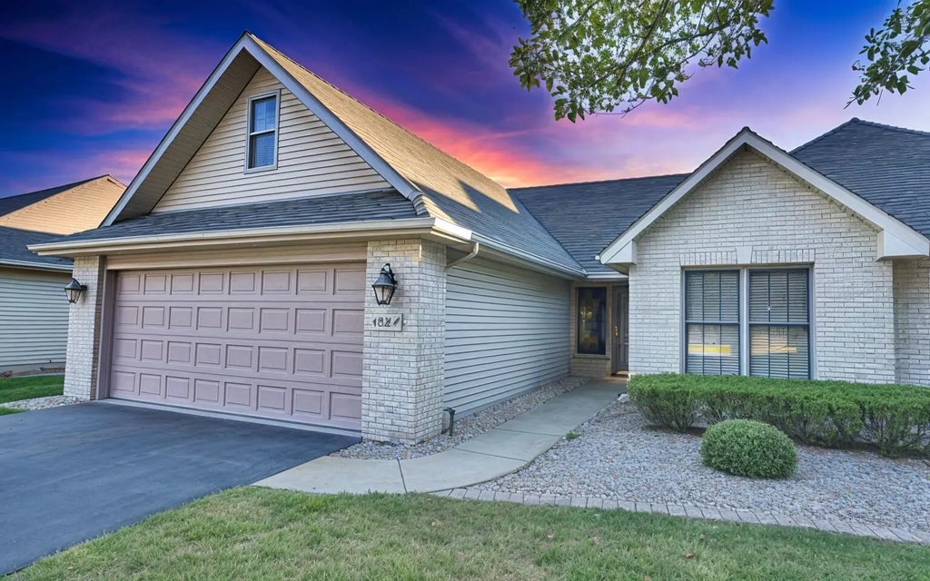 1077 Wildwood Lane, Schererville