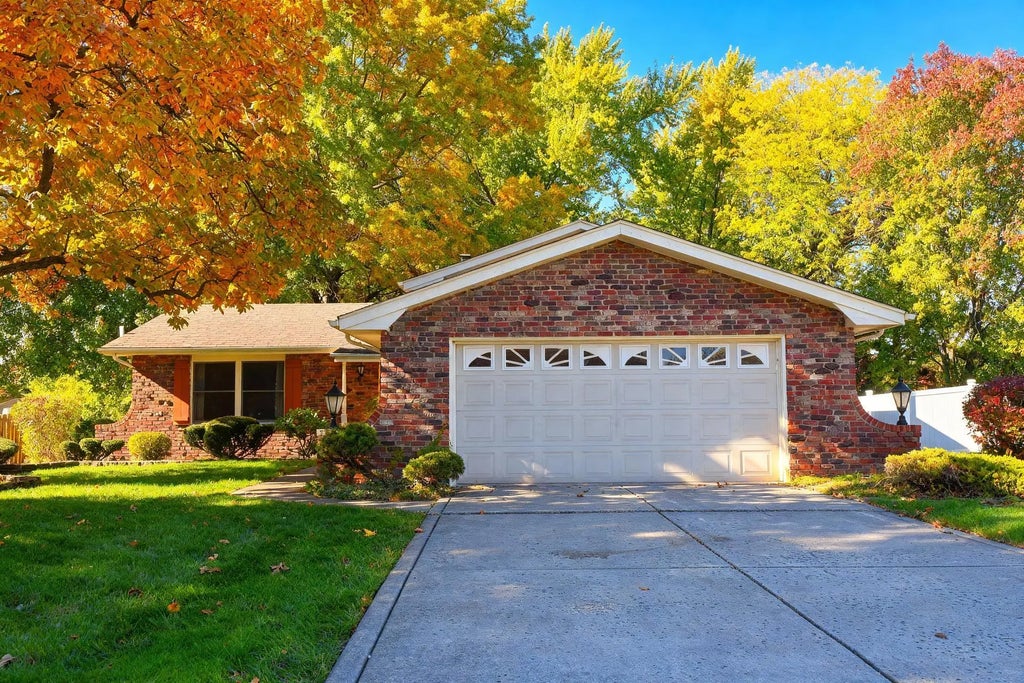 2324 Robinhood Boulevard, Schererville