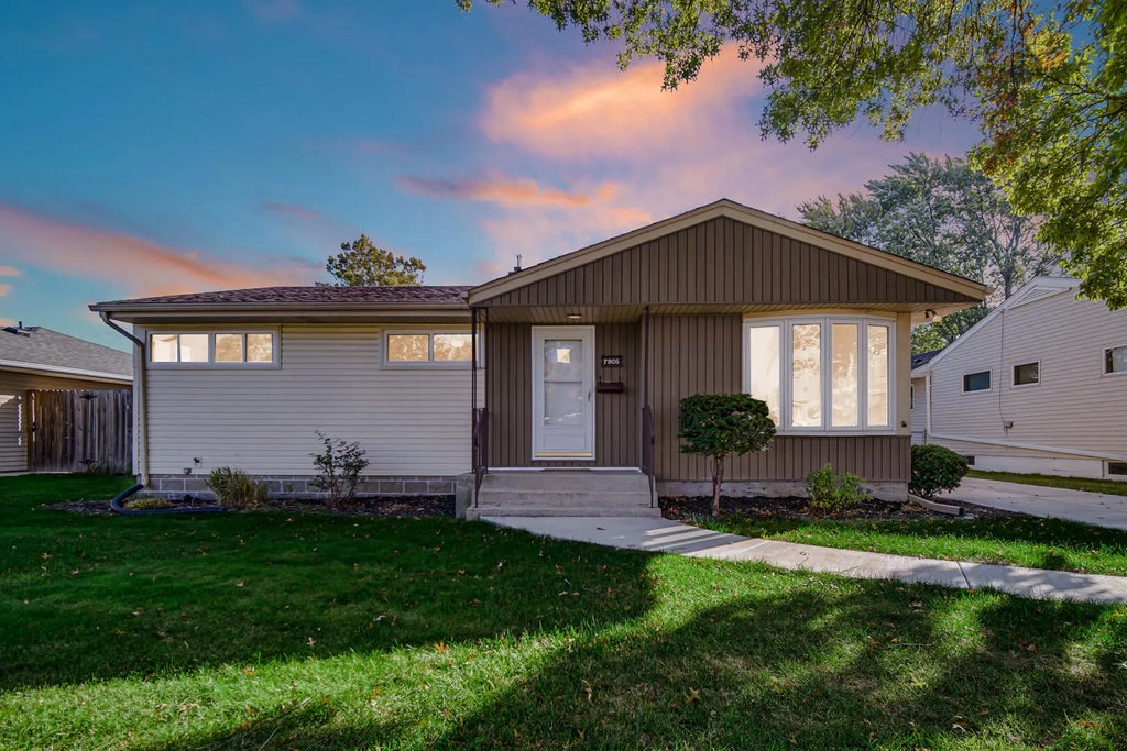 7905 Jackson Avenue, Munster