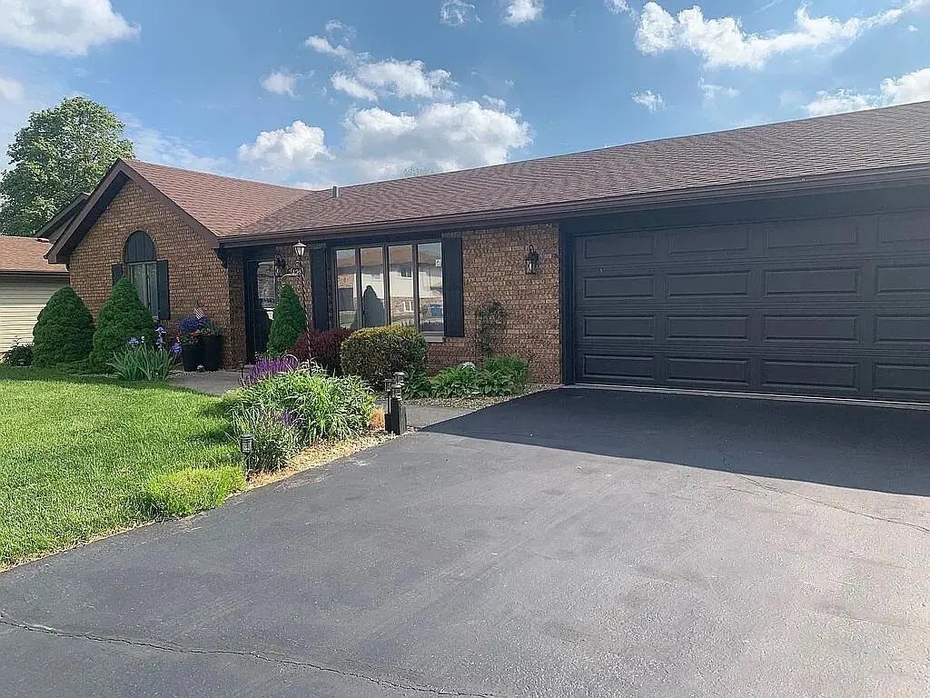 2428 Rolling Hill Drive, Dyer