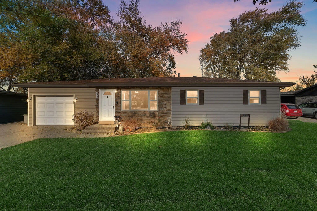 432 Apache Lane, Lowell