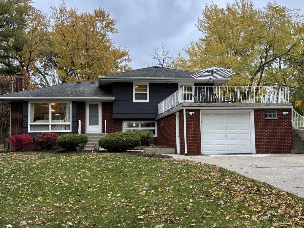 839 Sunset Drive, Schererville