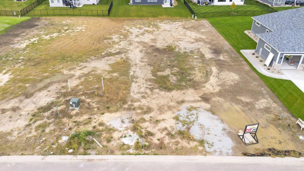 14528 N Quartz Lane, Dyer