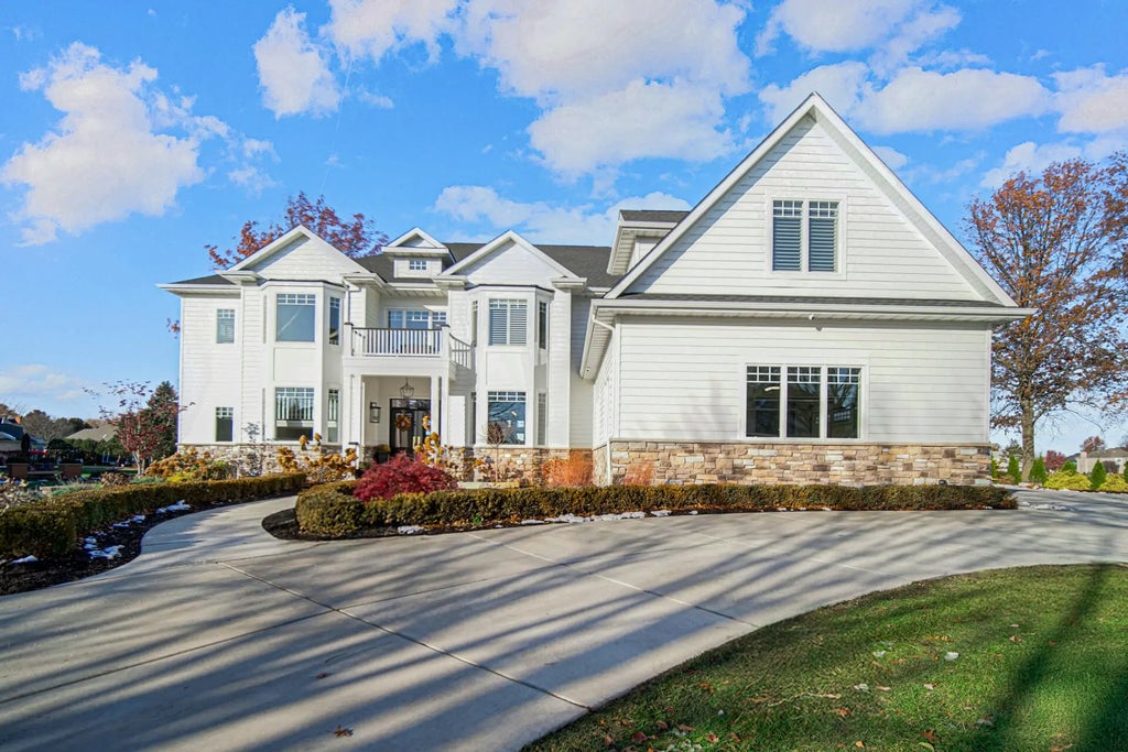 917 Perthshire Lane, Dyer