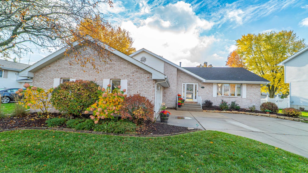 927 Woodhollow Drive, Schererville