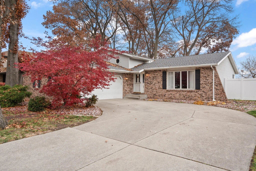 341 Whitewood Drive, Schererville