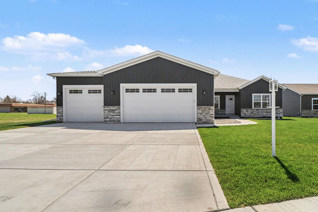 6071 Robbins Road, Portage