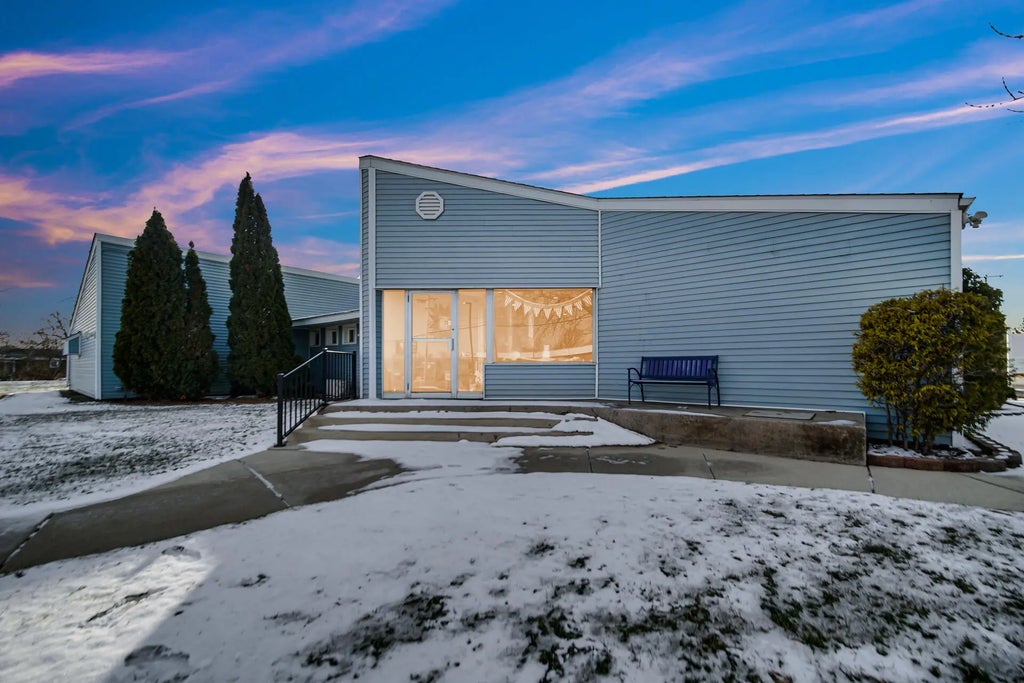 1642 E Commercial Avenue, Lowell