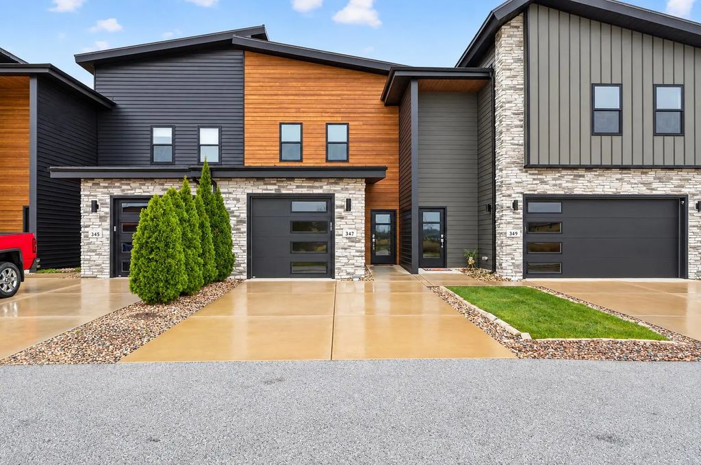 347 Sawgrass Drive, Crown Point