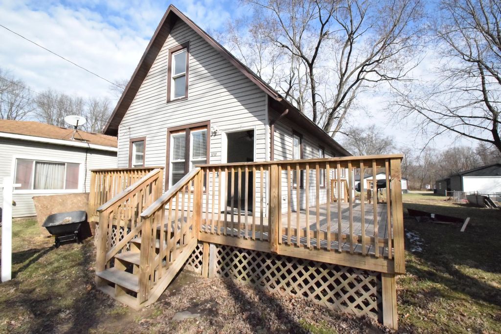 1717 Crocker Street, Chesterton