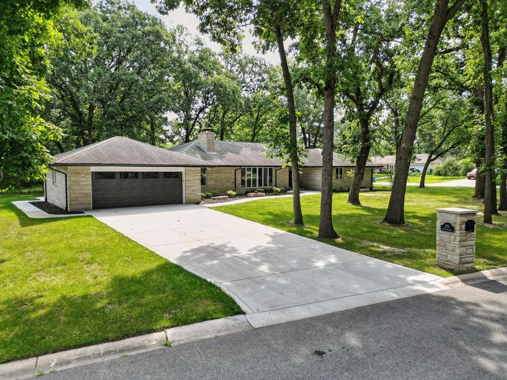 2711 Edgewood Drive, Dyer