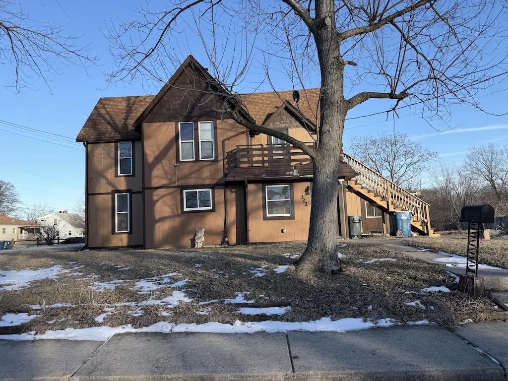 322 Burnham Street, Lowell