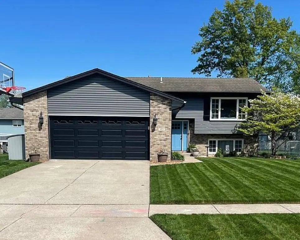 401 N Lillian Street, Griffith