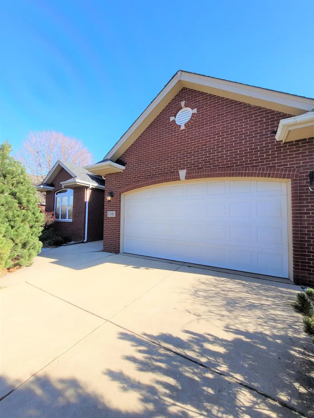 10349 Sutton Place, Munster