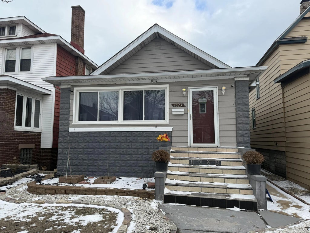 1623 Central Avenue, Whiting