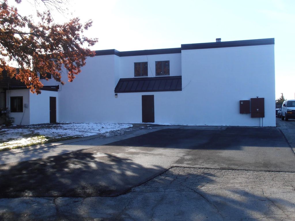 2550 Industrial Drive 1, Highland