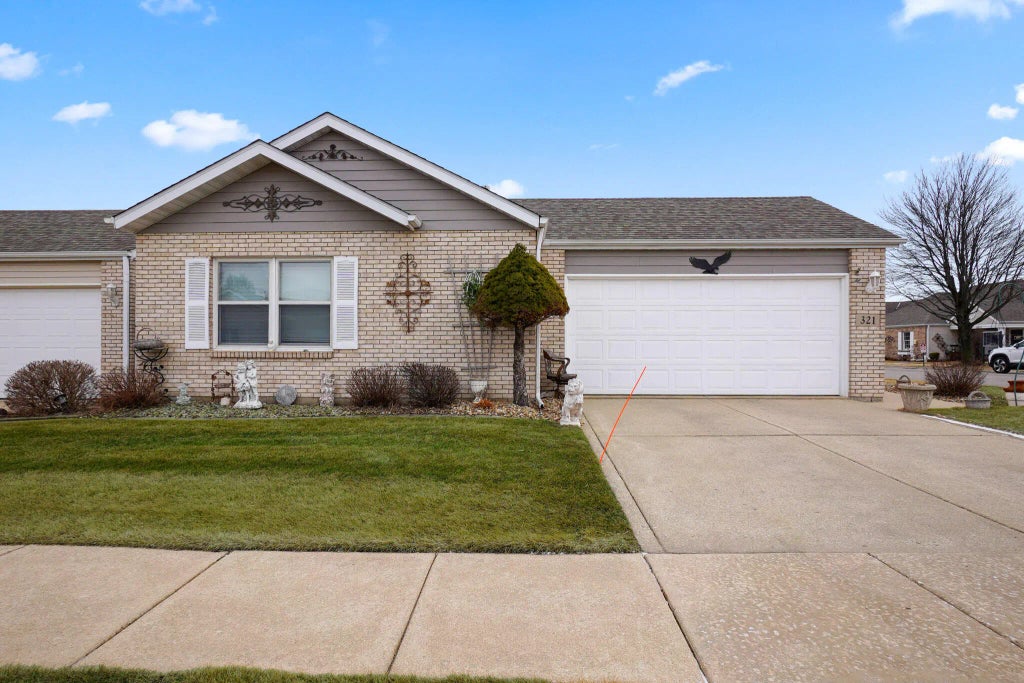 321 Valley Court, Lowell