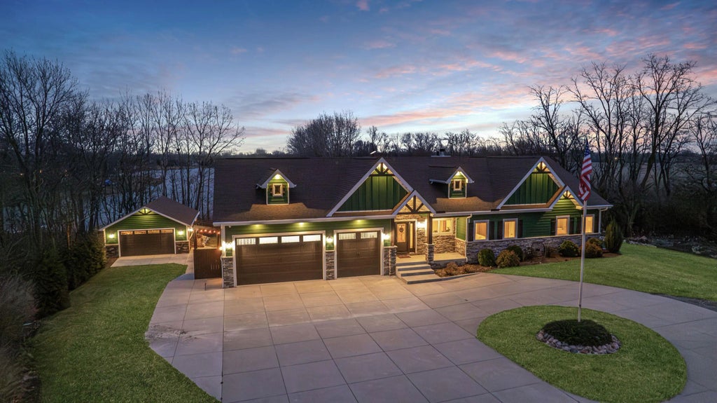 16489 Harrison Street, Lowell