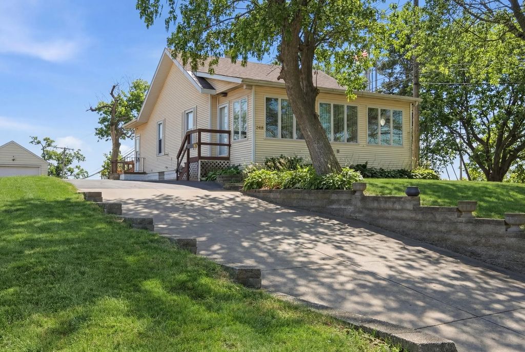 2418 Ridge Road, Highland